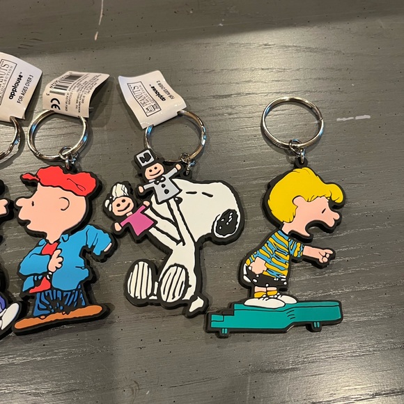 RARE Lot of 5 Peanuts Snoopy Applause Keychains - Picture 4 of 7
